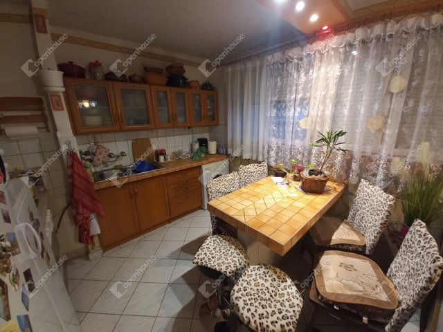 Eladó téglalakás, Sásdon 18 M Ft, 2 szobás