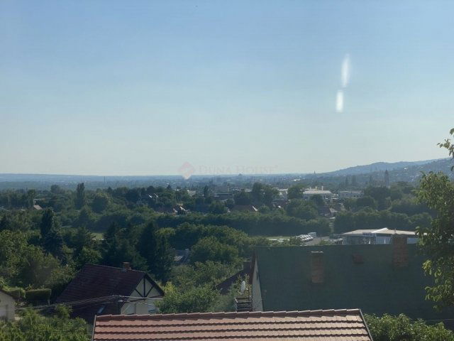 Eladó családi ház, Pécsett 95 M Ft, 5 szobás