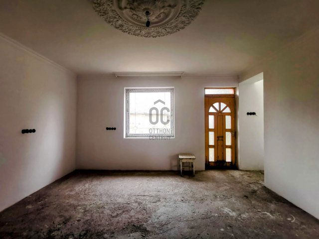 Eladó családi ház, Gyöngyösön 48 M Ft, 7 szobás