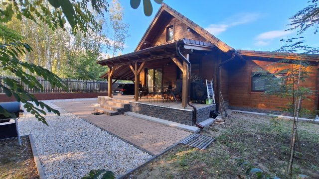 Eladó családi ház, Csemőn 79.8 M Ft, 2 szobás