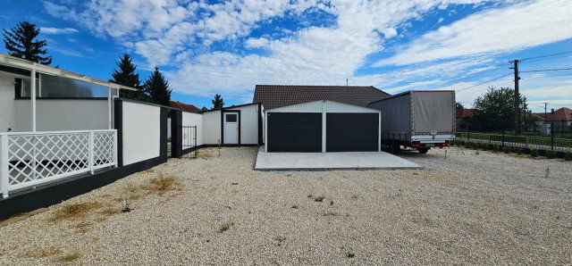 Eladó családi ház, Nagysimonyin 25 M Ft, 6 szobás