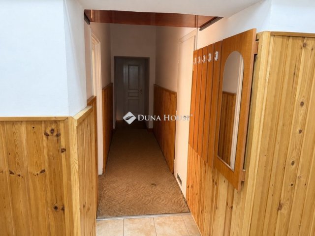 Eladó téglalakás, Pécelen, Baross utcában 57 M Ft, 3 szobás