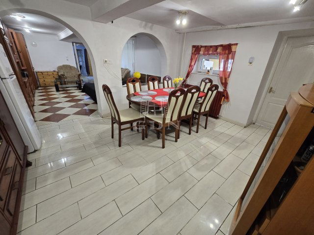 Eladó családi ház, Madarason 15.9 M Ft, 3 szobás