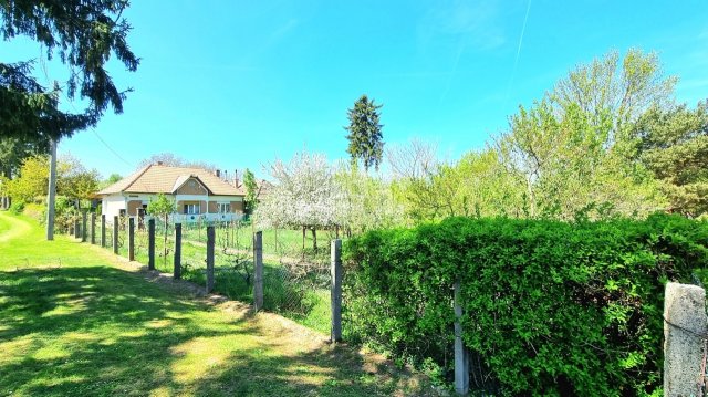 Eladó családi ház, Perőcsényen 34.9 M Ft, 3 szobás