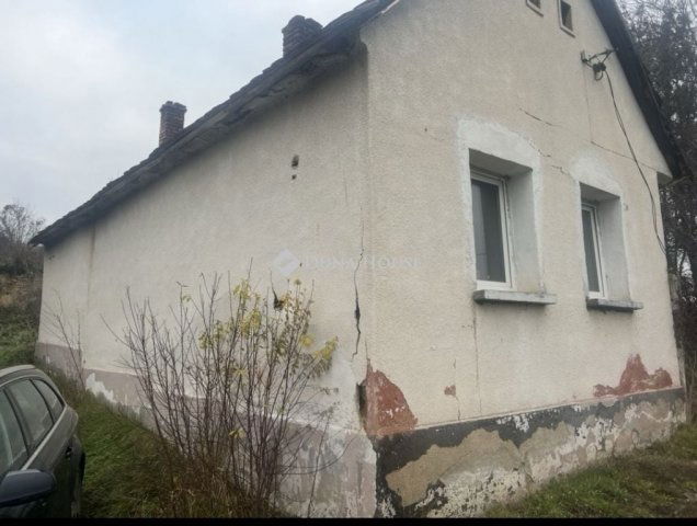 Eladó családi ház, Hidason 3.5 M Ft, 2 szobás