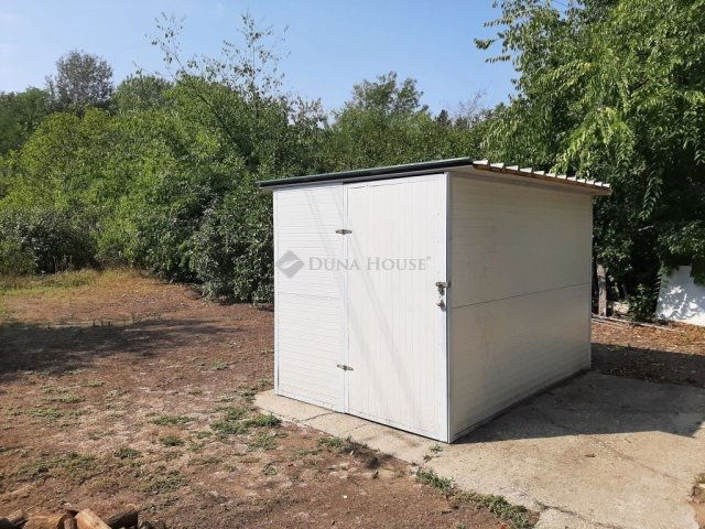 Eladó családi ház, Kecskeméten 22.7 M Ft, 2 szobás