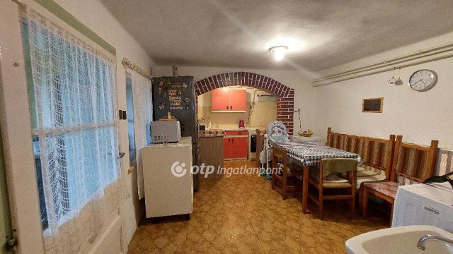 Eladó családi ház, Kisújszálláson 17 M Ft, 1+1 szobás