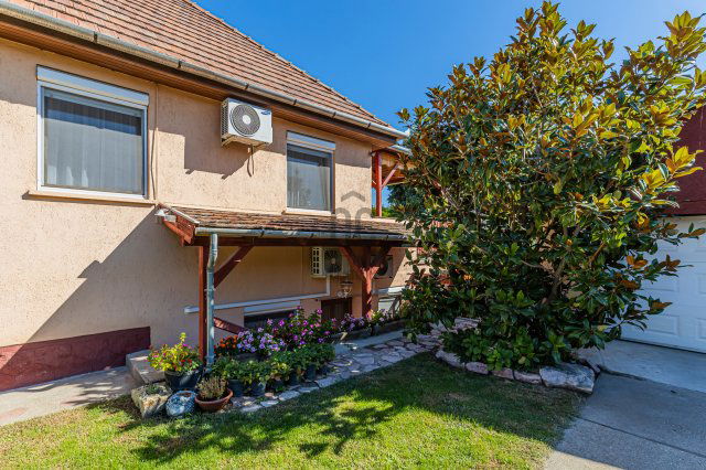 Eladó családi ház, Dunakeszin 210 M Ft, 4 szobás