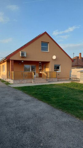 Eladó családi ház, Kónyon 98 M Ft, 3 szobás