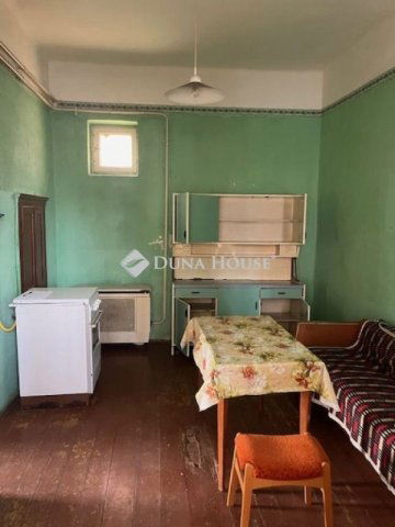 Eladó családi ház, Poroszlón 27.5 M Ft, 3 szobás