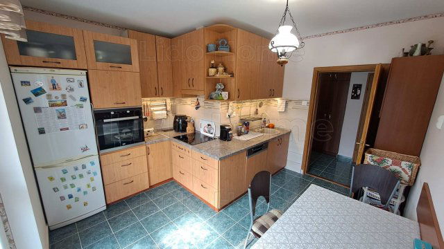 Eladó családi ház, Olaszfalun 78 M Ft, 21+2 szobás