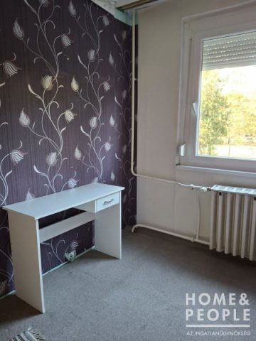 Eladó téglalakás, Szegeden 38.999 M Ft, 1+1 szobás