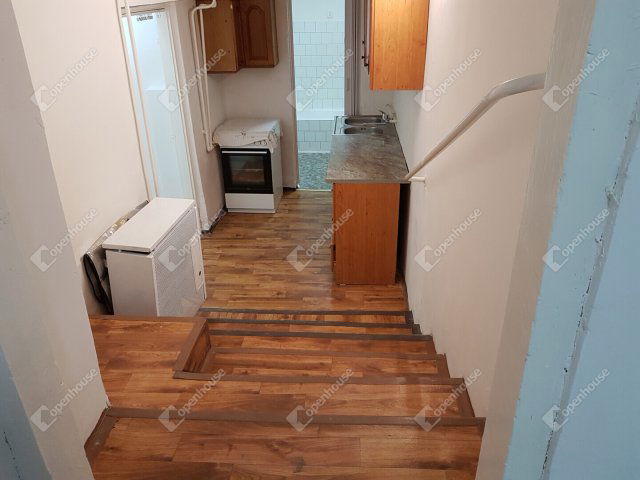 Eladó családi ház, Szegeden 41 M Ft, 2 szobás