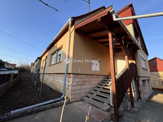 Eladó családi ház, Kesztölcön 75 M Ft, 3 szobás