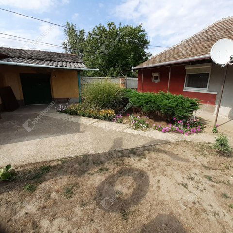 Eladó családi ház, Csépán 7.5 M Ft, 2 szobás