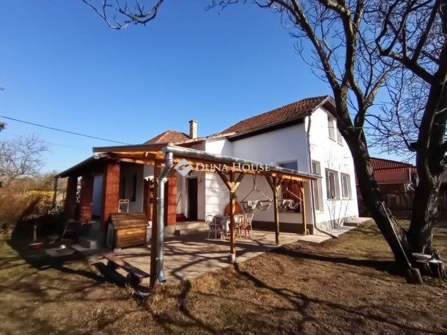 Eladó családi ház, Maglódon 109.9 M Ft, 3+2 szobás