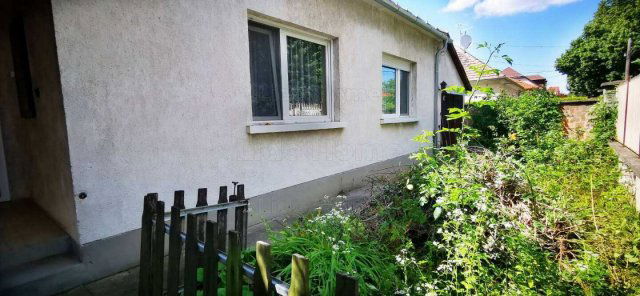 Eladó családi ház, Mosonmagyaróváron 64.9 M Ft, 4 szobás