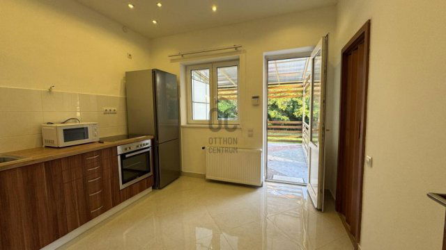 Eladó családi ház, Budapesten, X. kerületben 265 M Ft, 7 szobás