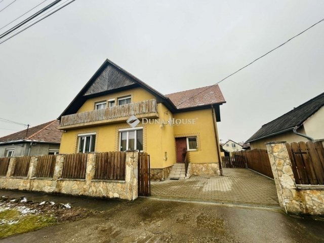 Eladó családi ház, Gyálon 125 M Ft, 5 szobás