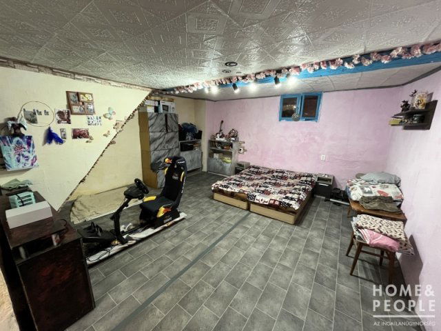 Eladó családi ház, Kiszomboron 30.99 M Ft, 3 szobás