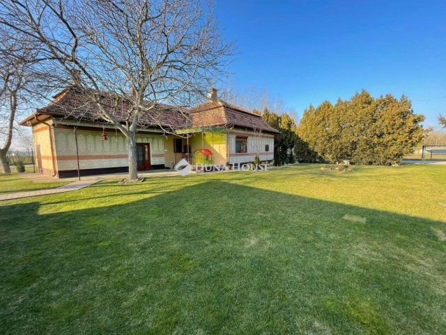 Eladó családi ház, Bócsán 64 M Ft, 3 szobás