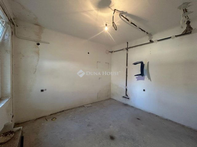 Eladó családi ház, Budapesten, XX. kerületben 32.9 M Ft
