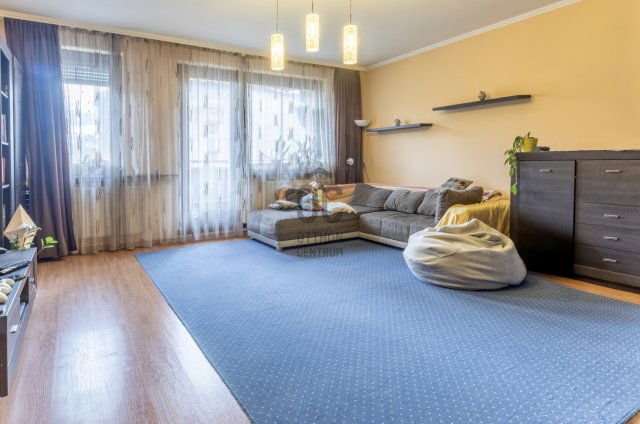 Eladó panellakás, Budapesten, III. kerületben 105 M Ft, 3 szobás