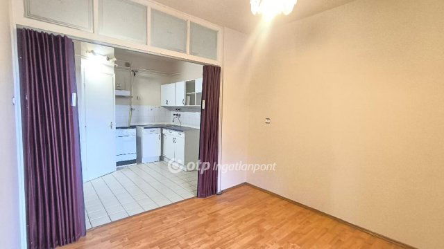 Kiadó téglalakás, albérlet, Szentesen 100 E Ft / hó, 1+1 szobás