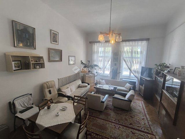 Eladó téglalakás, Kecskeméten 42 M Ft, 2 szobás