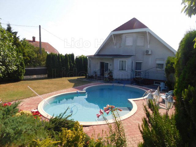 Eladó családi ház, Cserszegtomajon 299.25 M Ft, 8 szobás
