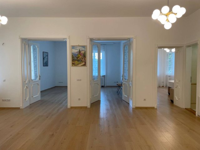 Kiadó téglalakás, albérlet, Budapesten, I. kerületben, 4 szobás