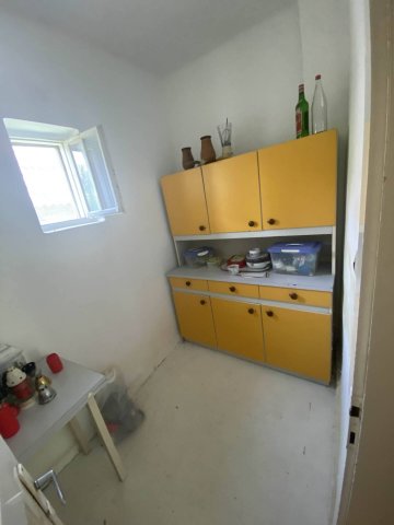 Eladó családi ház, Nován 26 M Ft, 2+1 szobás