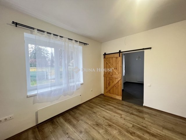 Eladó ikerház, Veszprémben 44 M Ft, 2 szobás