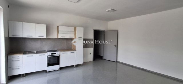 Kiadó téglalakás, albérlet, Taksonyon 250 E Ft / hó, 3 szobás