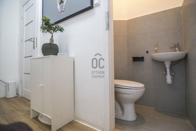 Eladó téglalakás, Budapesten, VII. kerületben 74.9 M Ft