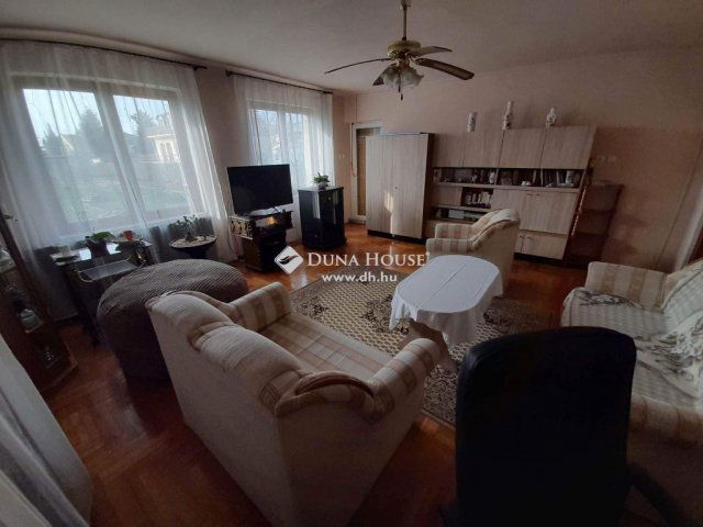 Eladó családi ház, Budapesten, XVIII. kerületben 220 M Ft