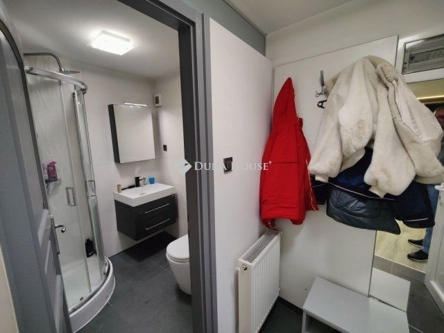 Eladó családi ház, Budapesten, IV. kerületben 150 M Ft, 6 szobás