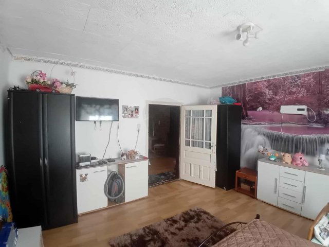 Eladó családi ház, Erdőtelken 15 M Ft, 1+1 szobás