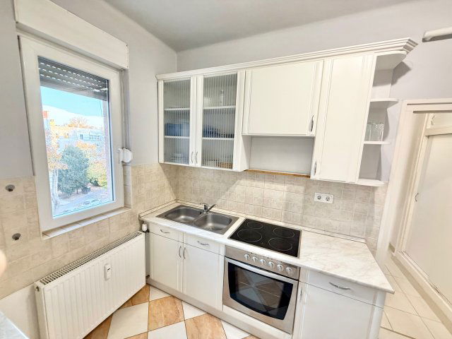 Eladó téglalakás, Pécsett 52.4 M Ft, 2 szobás