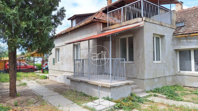 Eladó családi ház, Hódmezővásárhelyen, Gyümölcs utcában