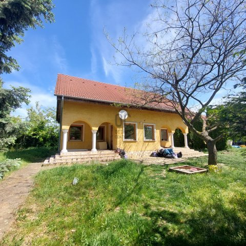 Eladó családi ház, Pécsett 165 M Ft, 5 szobás