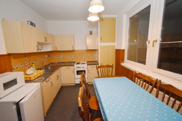 Kiadó panellakás, albérlet, Debrecenben 180 E Ft / hó, 2 szobás