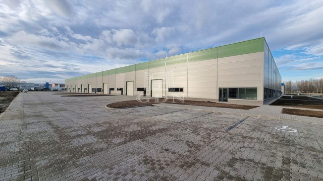 Kiadó ipari ingatlan, Székesfehérvárott 2732 E Ft / hó