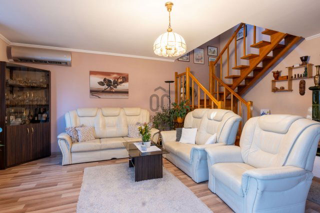 Eladó családi ház, Isztiméren 105 M Ft, 6 szobás