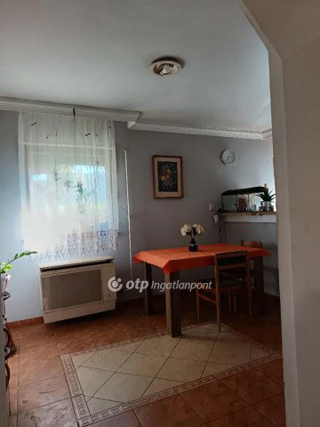 Eladó családi ház, Debrecenben 120 M Ft, 2+1 szobás