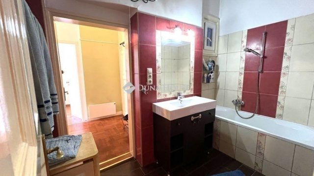 Eladó téglalakás, Budapesten, VII. kerületben 79.9 M Ft