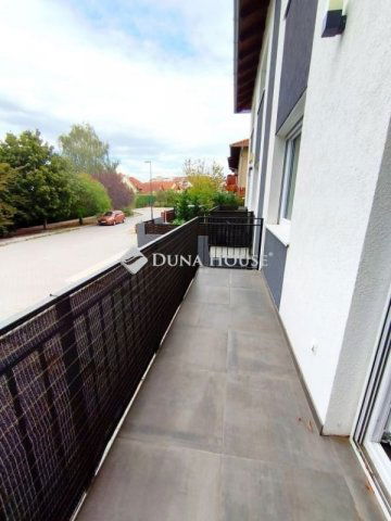 Eladó téglalakás, Dunakeszin 139.9 M Ft, 4 szobás