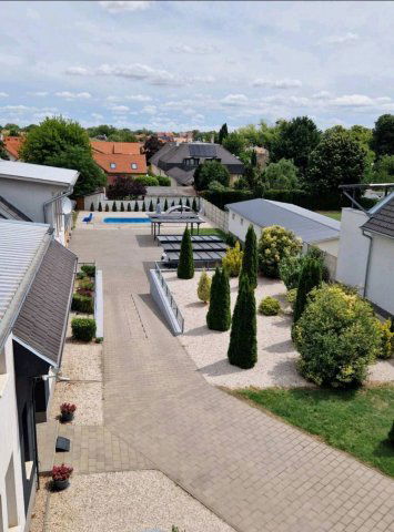 Eladó téglalakás, Baján 83 M Ft, 3 szobás