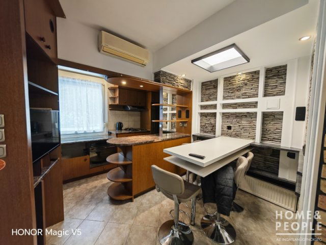 Eladó téglalakás, Szegeden 59.999 M Ft, 2 szobás