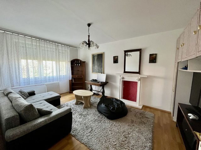 Eladó panellakás, Cegléden, Szolnoki úton 29.9 M Ft, 1 szobás